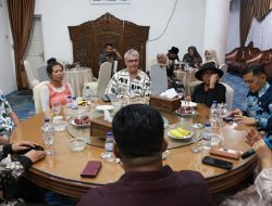 Sekda Tanah Datar Terima Audiensi Program Pertukaran Pelajar Yari School Finlandia