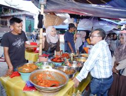 Tinjau Pasar Pabukoan, Bupati Eka Putra Ingatkan Pedagang Untuk Tidak Menggunakan Bahan Berbahaya