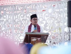 Bersilaturahmi dan Buka Puasa Bersama Pegawai, Bupati Eka Putra Sampaikan Ucapan Terima Kasih