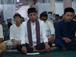 Ketua DPRD Payakumbuh Salat Idul Fitri Bersama Warga di Masjid Baitussalam