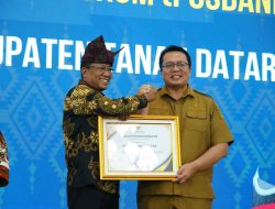 Berkomitmen Memberi Akses Keadilan Kepada Masyarakat, Pemkab Tanah Datar Diganjar Penghargaan