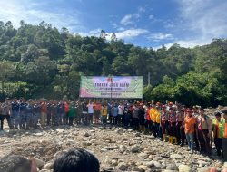 Sinergi TNI-Polri dan Warga Tanam Pohon di Bantaran Sungai Batang Kuranji, Wujudkan Gerakan Jaga Alam