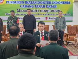 IDI Tanah Datar Resmi Dilantik, Wabup Ahmad Fadly Tekankan Peningkatan Layanan Kesehatan Masyarakat