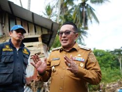 Jelang Masa Tanggap Darurat Berakhir, Bupati Eka Putra Tinjau Jembatan Titian Putiah Yang Rusak Akibat Banjir
