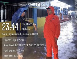 Sekda Rida Ananda Pimpin Penanganan Banjir Payakumbuh Hingga Dini Hari