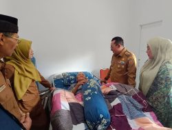 Bupati Tanah Datar Eka Putra Kunjungi Mantan Wakil Bupati Aulizul Syuib