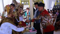 Wirman Putra Dukung Pelestarian Adat Lewat Tradisi Manjopuk Sumando di Limbukan