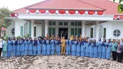 Wali Kota Zulmaeta Lepas Kontingen Jambore Kader PKK Sumbar, Pesan Jaga Kekompakan dan Tampil Kreatif