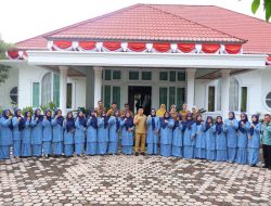Wali Kota Zulmaeta Lepas Kontingen Jambore Kader PKK Sumbar, Pesan Jaga Kekompakan dan Tampil Kreatif