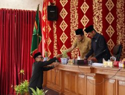 Bahas RAPBD 2027, Wako Zulmaeta Pastikan Pemko Payakumbuh Akomodasi Pandangan Fraksi DPRD