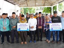 Bupati Tanah Datar Salurkan Bansos Rp245,3 Juta untuk 47 Pasien Rumah Sakit