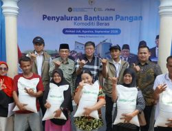Masyarakat Koto Baru Nan XX Terima 18 Ton Beras Bantuan Pangan dari Perum BULOG